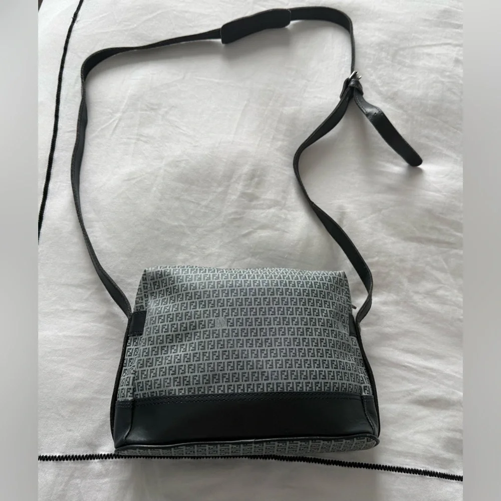 Vintage Fendi Zucca Canvas Shoulder Bag – Blue/Gray Monogram – Made in Italy - Picture 3 of 16